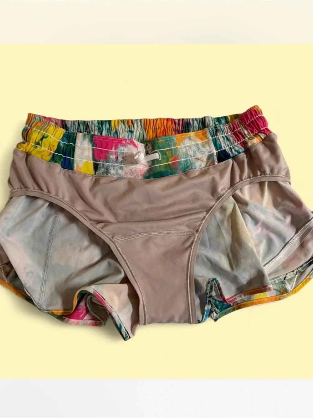 Lululemon Hotty Hot Low-Rise Lined Shorts 2.5